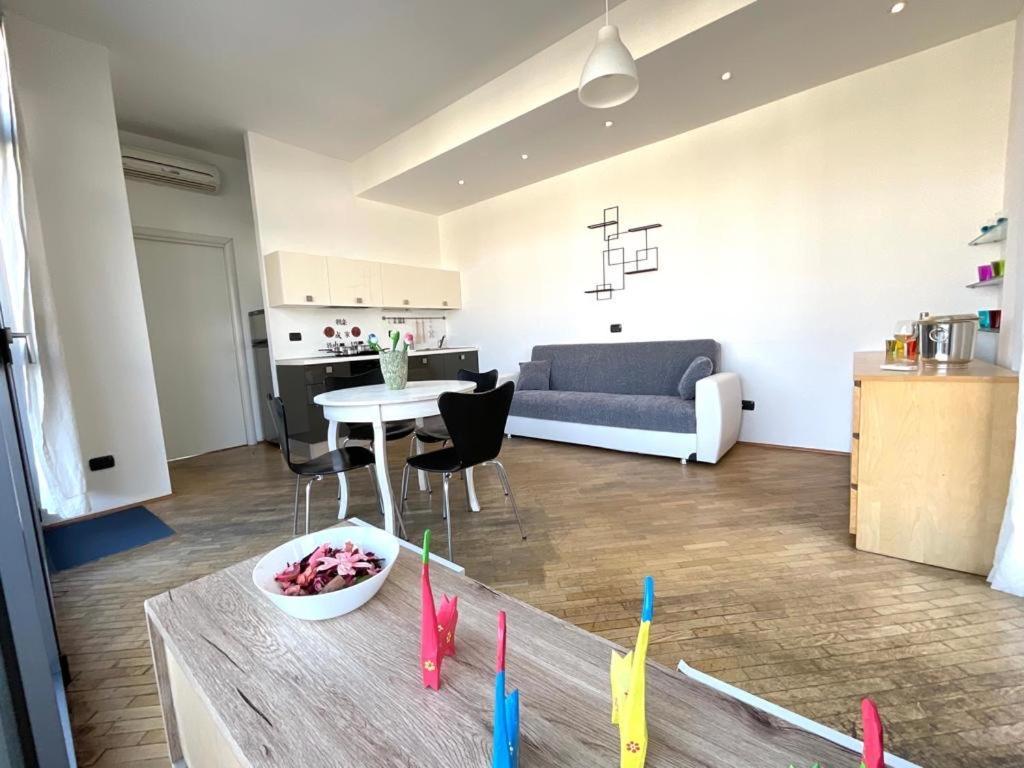 Your Apartments In Navigli District Milano Exterior foto